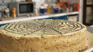 16-sa-slatkim-na-ti-esterhazi-torta-6