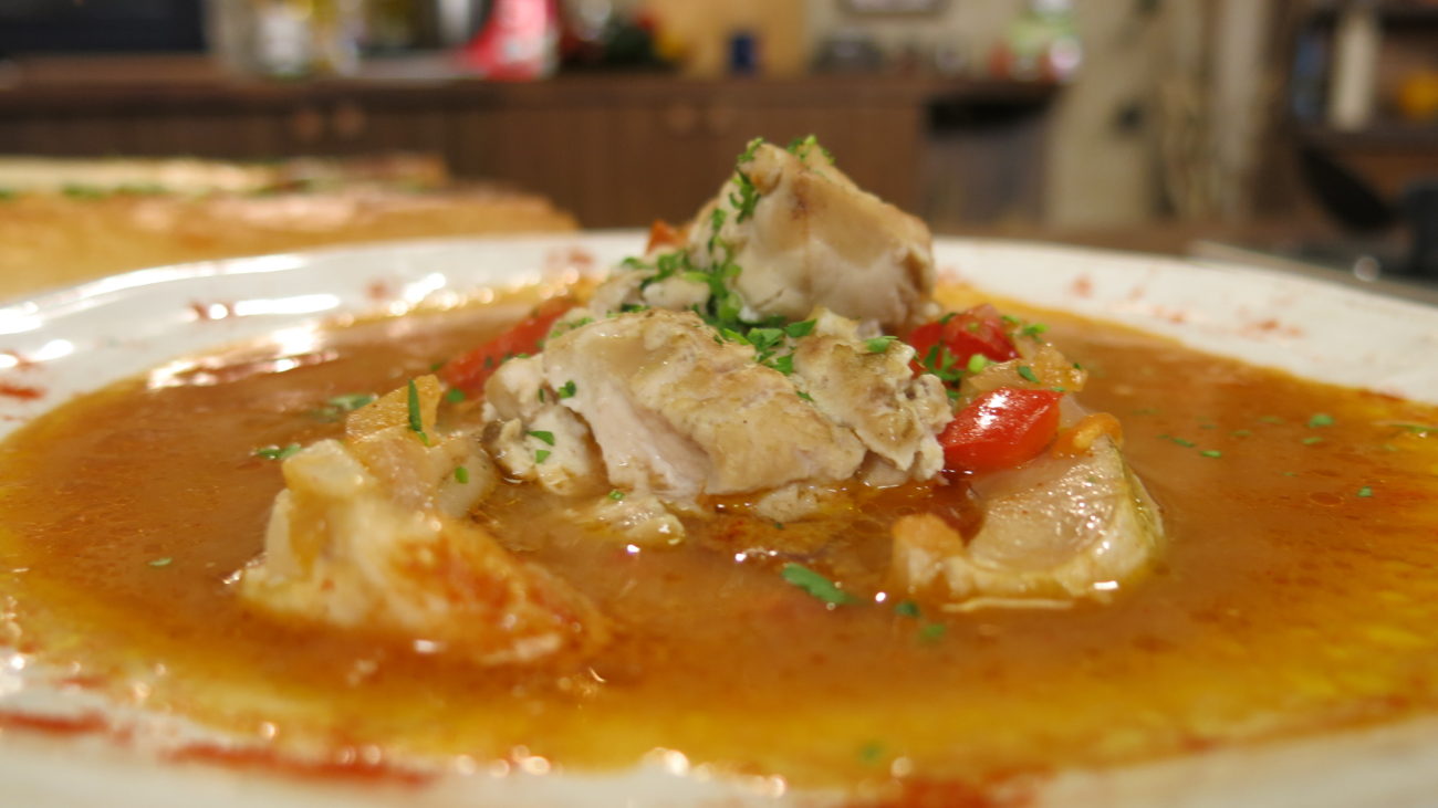 Vegeterijanska pita, riblja čorba i presna pogača