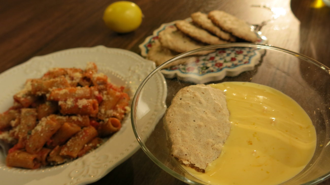 Integralna testenina sa arabiata sosom, zabaione, amaretti keksići od badema