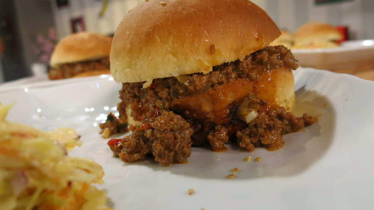 Sloppy Joes, coleslaw salata